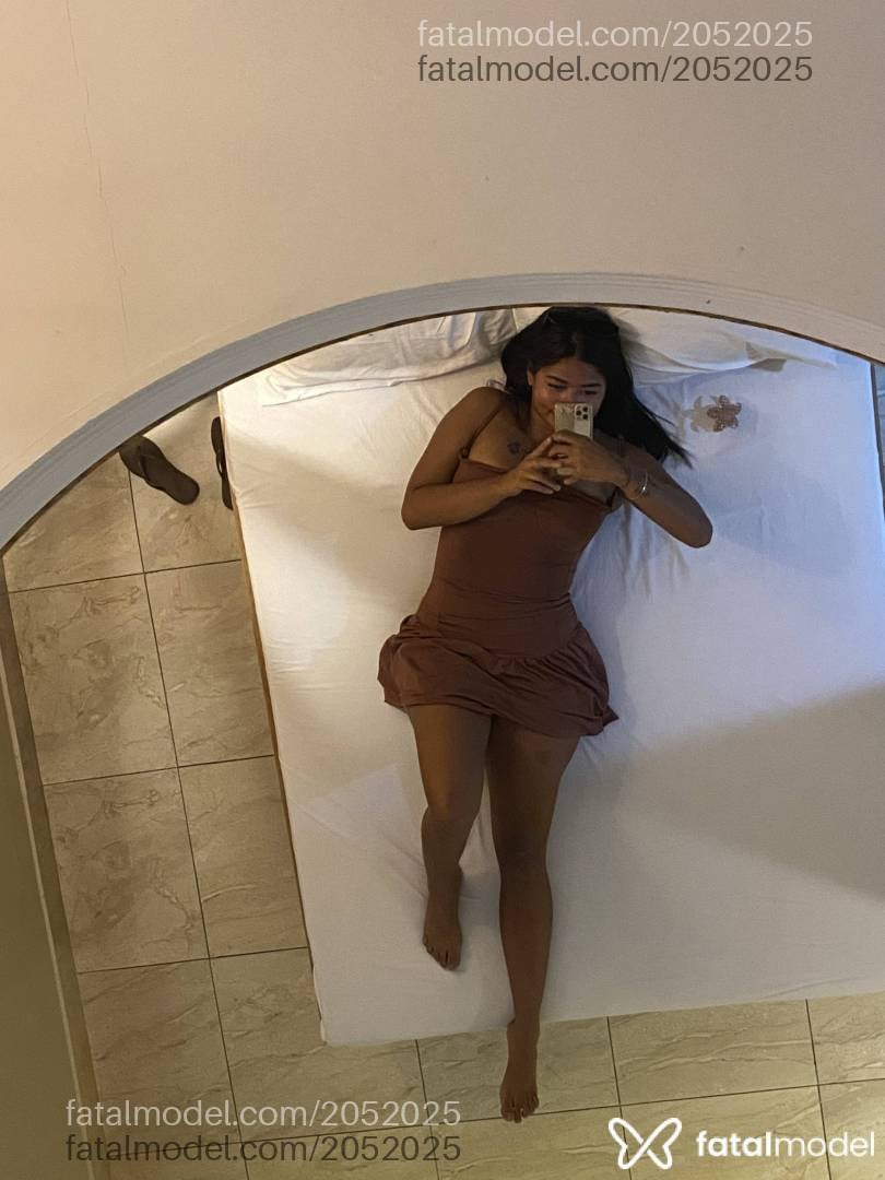 Acompanhante mulher com cabelo castanho de olhos castanhos - Larissa Manauara
