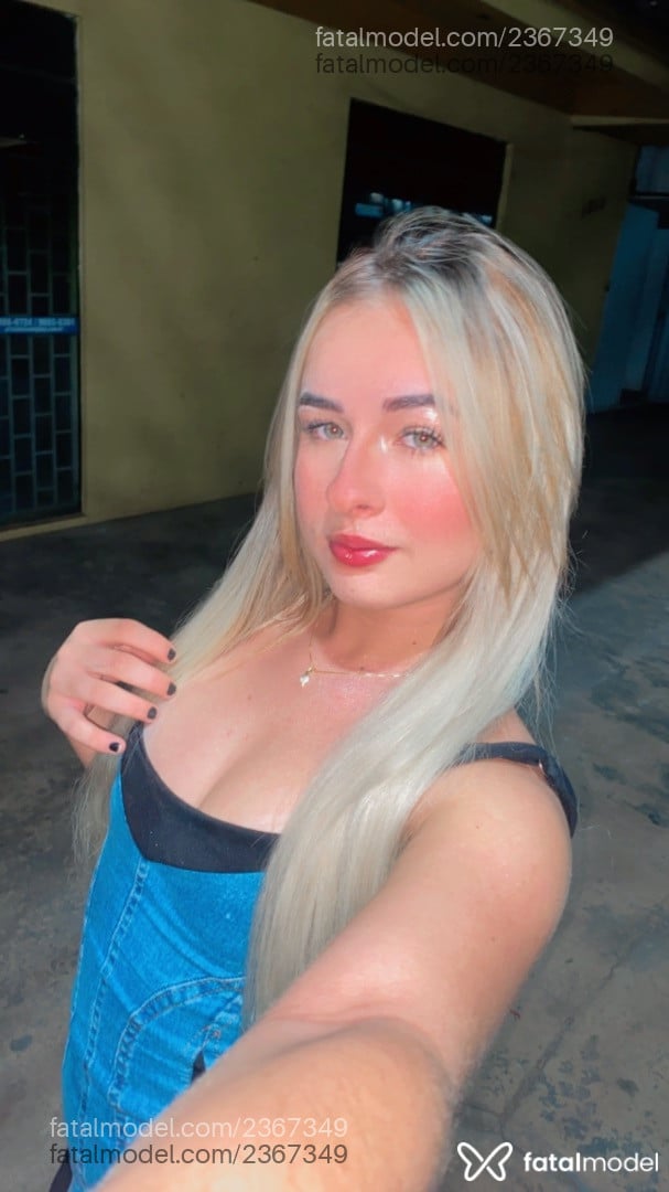 Acompanhante mulher loira (o) de olhos azuis - Maitê