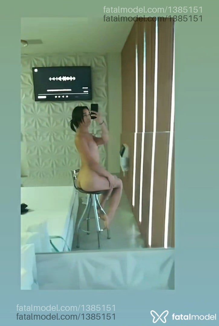 Acompanhante mulher trans com cabelo castanho de olhos castanhos - Laylavenedotada