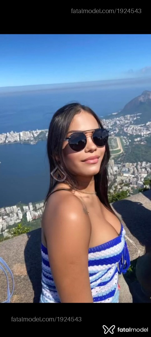 Acompanhante mulher trans com cabelo castanho de olhos castanhos em Virtual - Tuanne Sophia