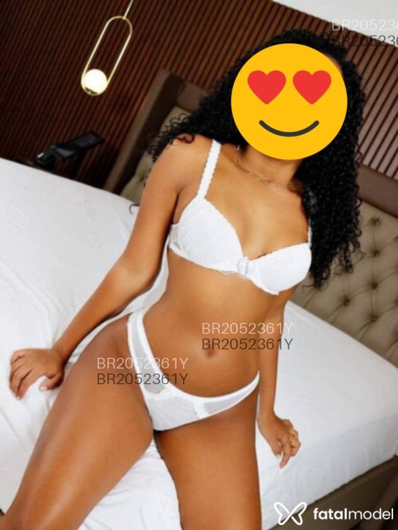 Acompanhante mulher morena (o) de olhos castanhos em Santos - Raquel Almeida