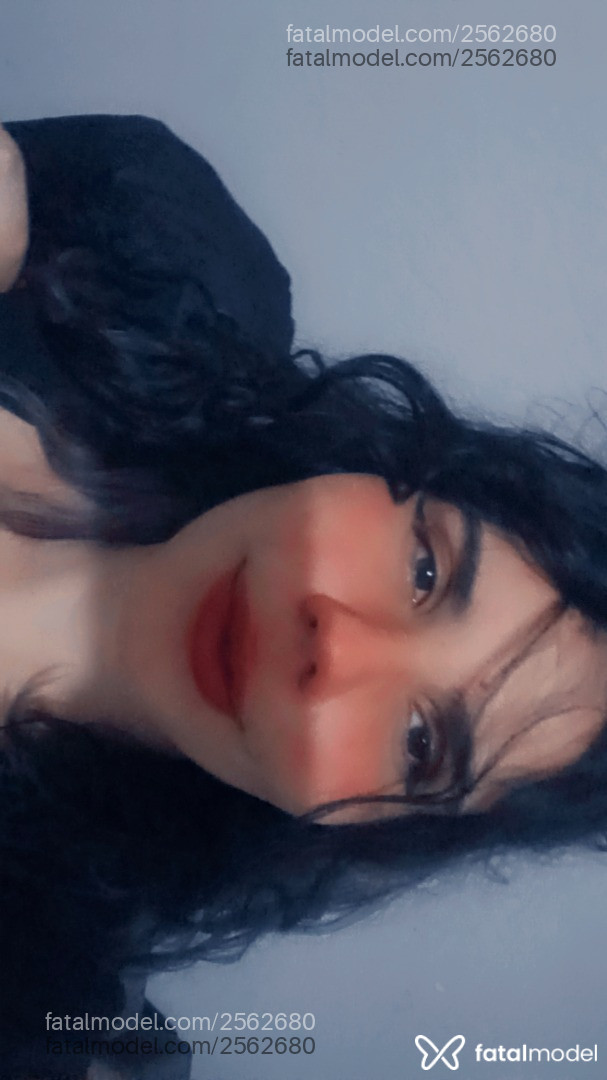Acompanhante mulher com cabelo castanho de olhos castanhos em Virtual Acompanhante mulher com cabelo castanho de olhos castanhos em Virtual - Maxine