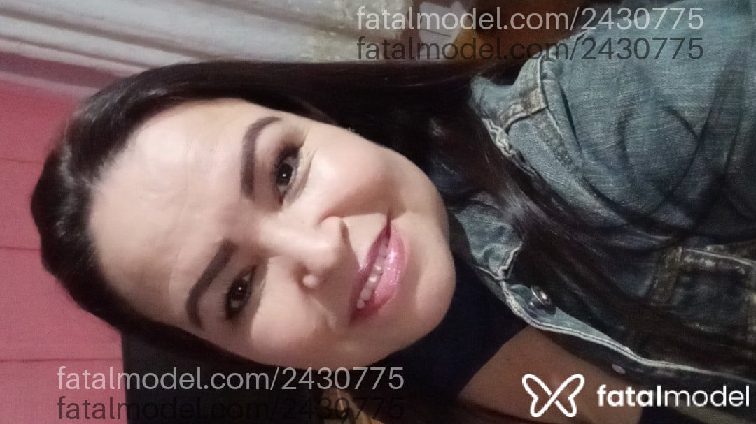Acompanhante mulher com cabelo castanho de olhos pretos em Três Passos Acompanhante mulher com cabelo castanho de olhos pretos em Três Passos - Mmmmmm