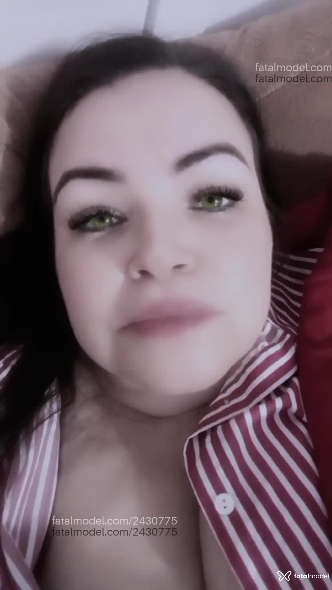 Acompanhante mulher com cabelo castanho de olhos pretos em Três Passos Acompanhante mulher com cabelo castanho de olhos pretos em Três Passos - Mmmmmm
