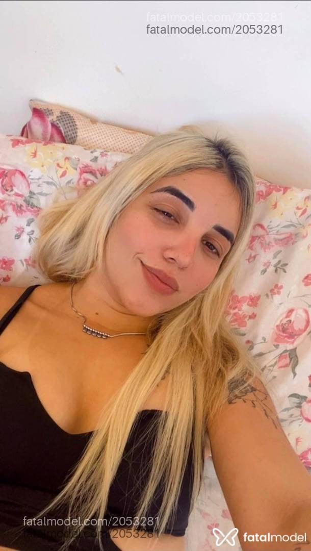 Acompanhante mulher loira (o) de olhos castanhos - Yasmin