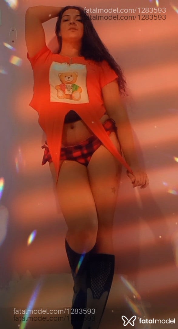 Acompanhante mulher trans morena (o) de olhos castanhos em Rio das Ostras - Luh Unamar
