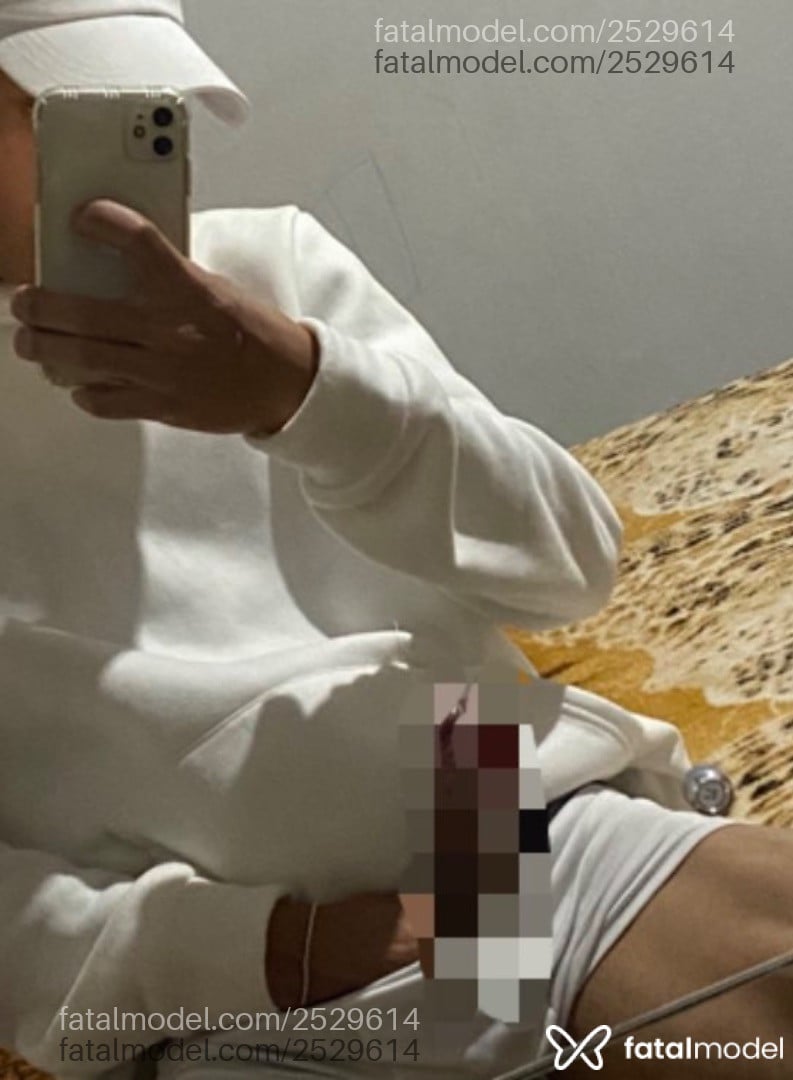 Acompanhante homem morena (o) de olhos castanhos em Curitiba Acompanhante homem morena (o) de olhos castanhos em Curitiba - Miotto