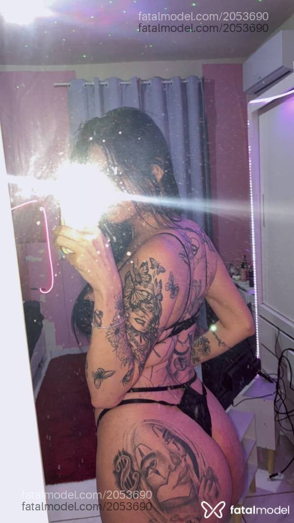 Acompanhante mulher trans morena (o) de olhos castanhos - Manu Abrahão