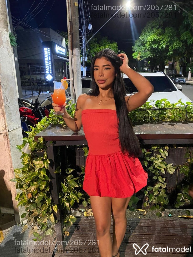 Acompanhante mulher morena (o) de olhos castanhos em Belém - Nicole