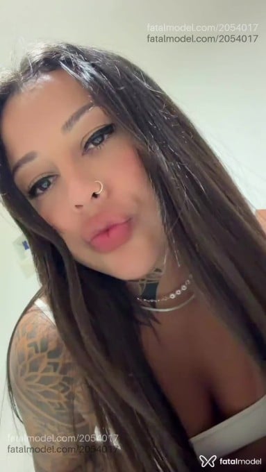 Acompanhante mulher com cabelo castanho de olhos castanhos em Panambi Acompanhante mulher com cabelo castanho de olhos castanhos em Panambi - Mia Carvalho