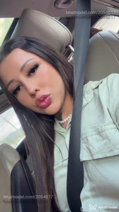 Acompanhante mulher com cabelo castanho de olhos castanhos em Panambi Acompanhante mulher com cabelo castanho de olhos castanhos em Panambi - Mia Carvalho