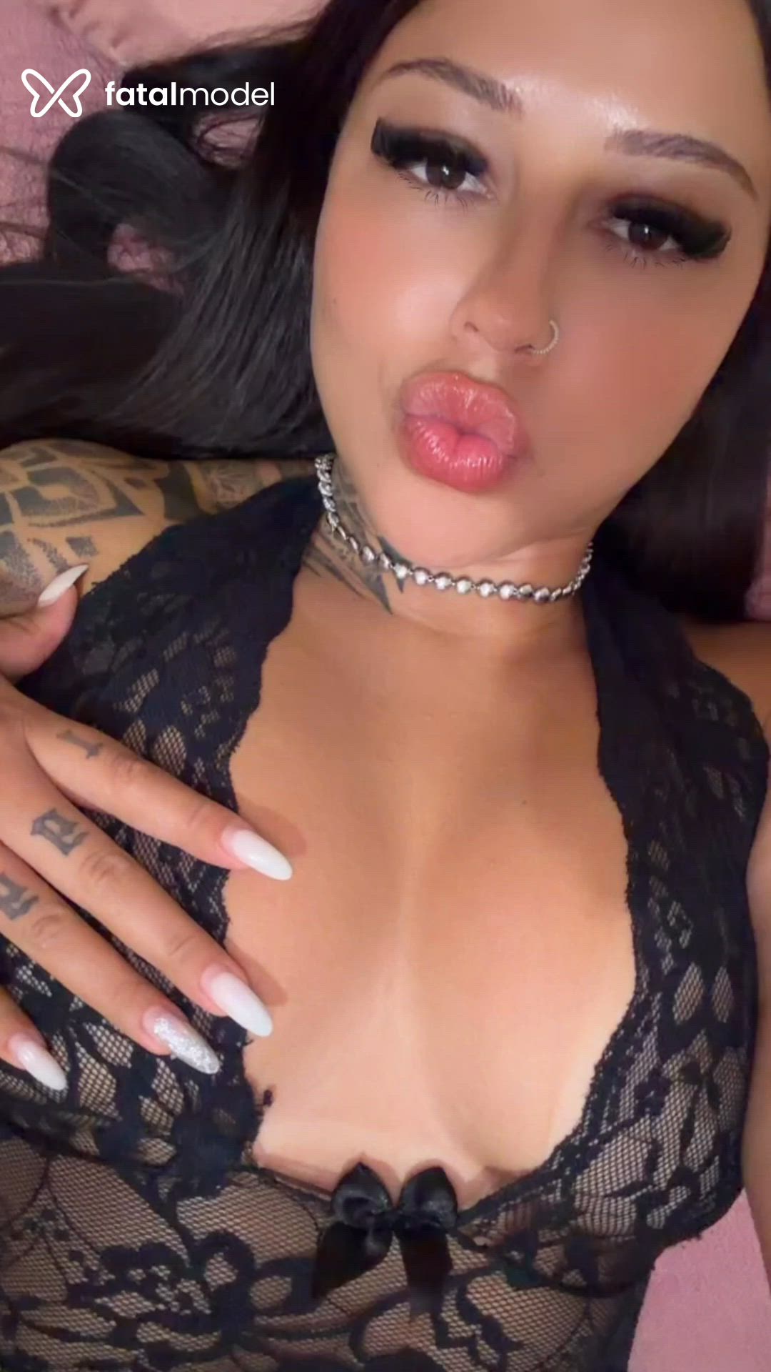Acompanhante mulher com cabelo castanho de olhos castanhos - Mia Carvalho