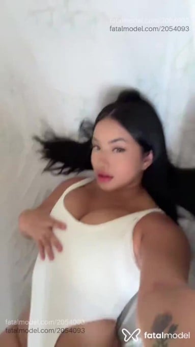 Acompanhante mulher com cabelo castanho de olhos castanhos em Três Lagoas Acompanhante mulher com cabelo castanho de olhos castanhos em Três Lagoas - Lorena Diniz