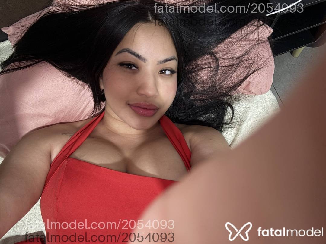 Acompanhante mulher com cabelo castanho de olhos castanhos - Lorena Diniz