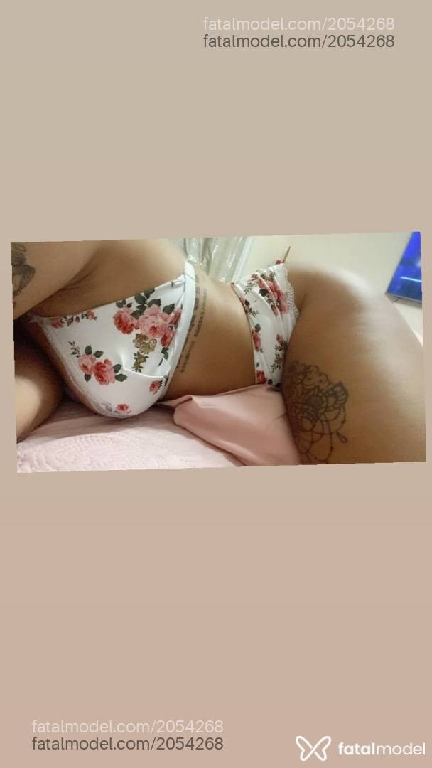 Acompanhante mulher morena (o) de olhos castanhos - Amanda