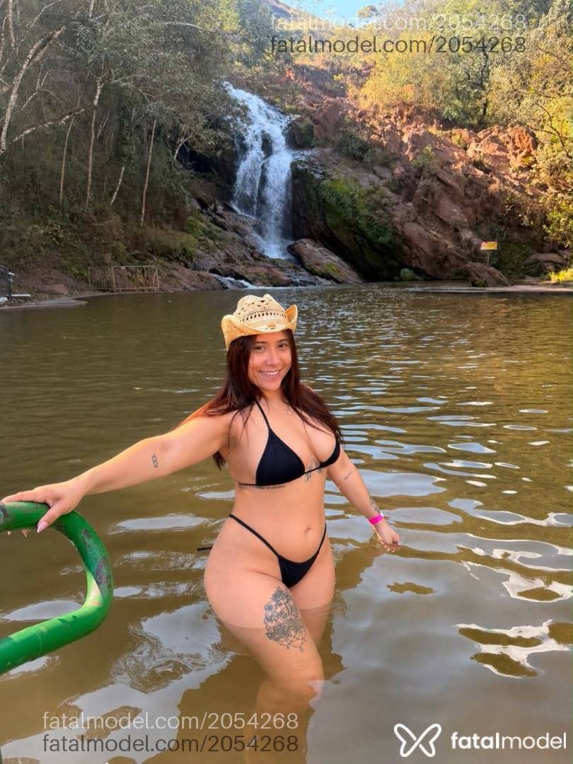 Acompanhante mulher morena (o) de olhos castanhos - Amanda