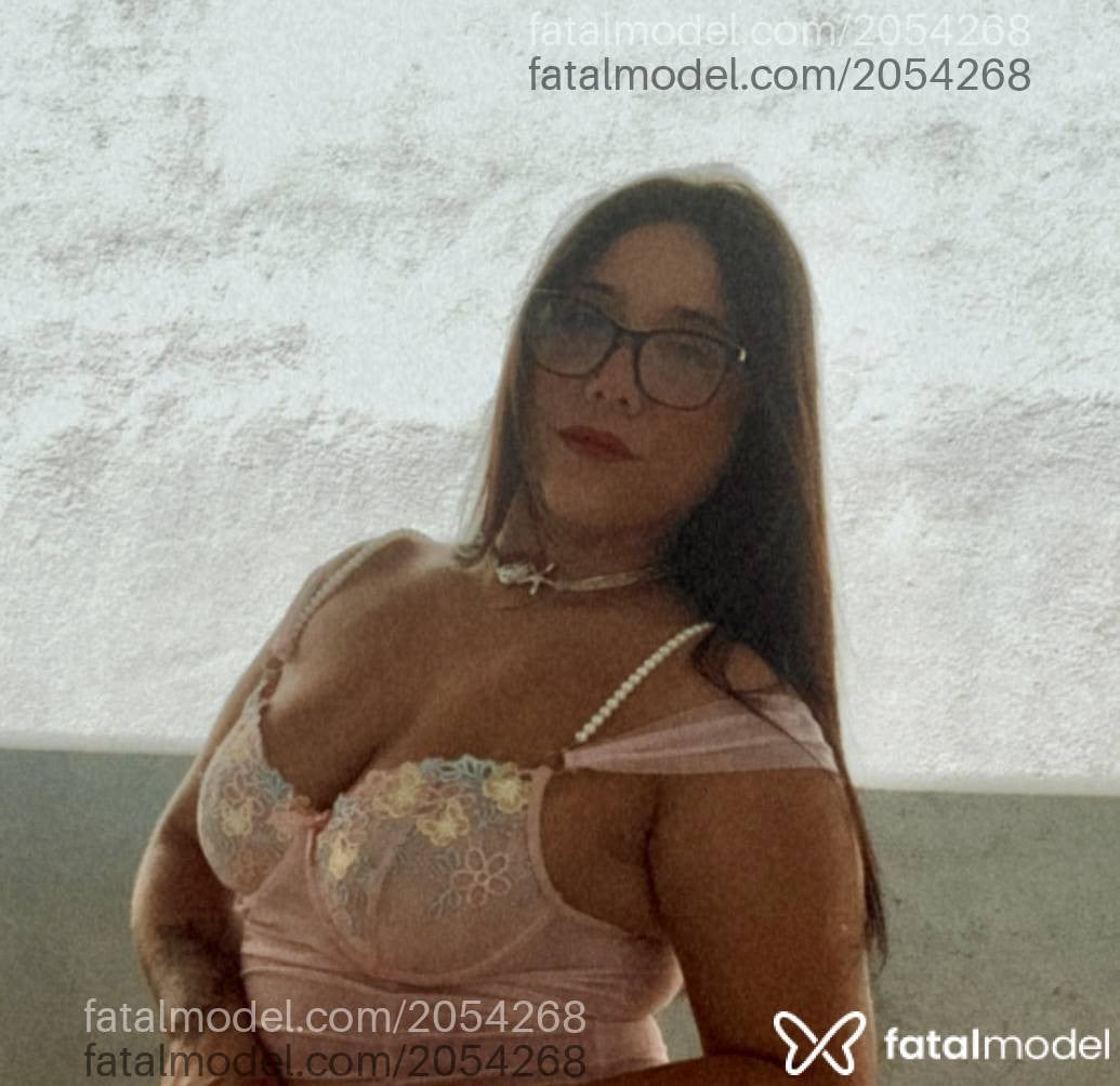 Acompanhante mulher morena (o) de olhos castanhos - Amanda