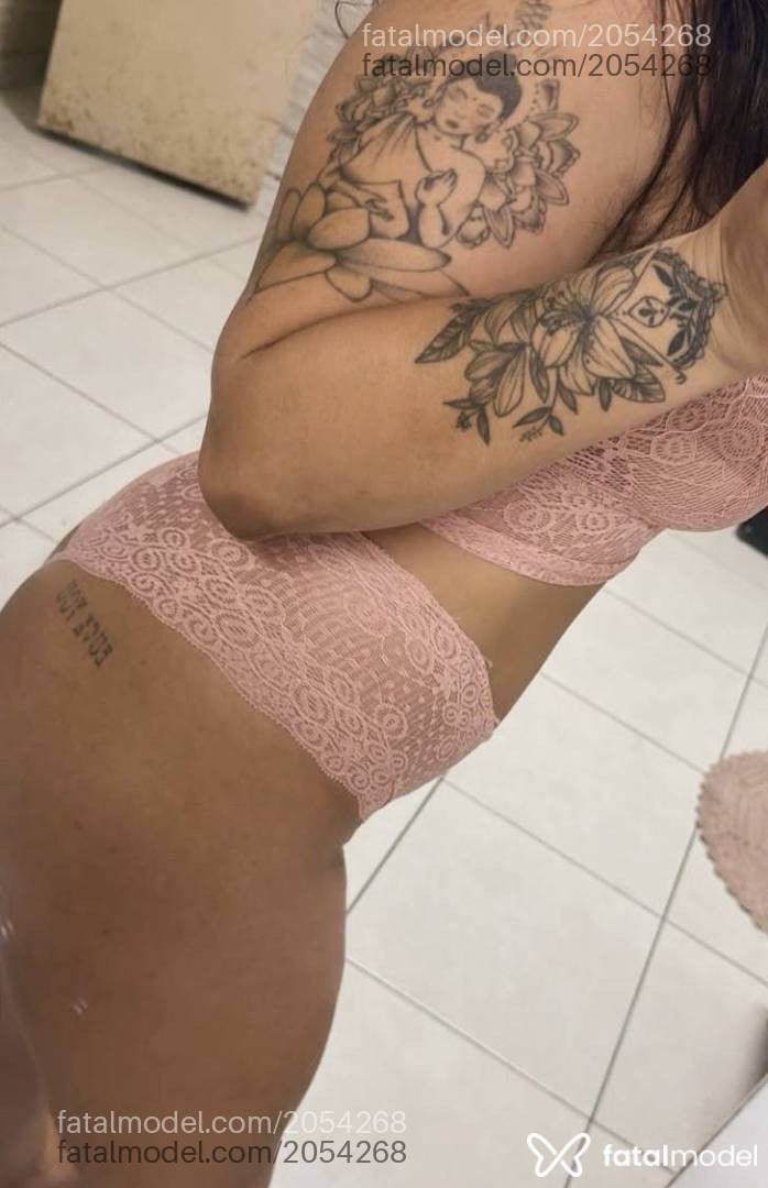 Acompanhante mulher morena (o) de olhos castanhos - Amanda
