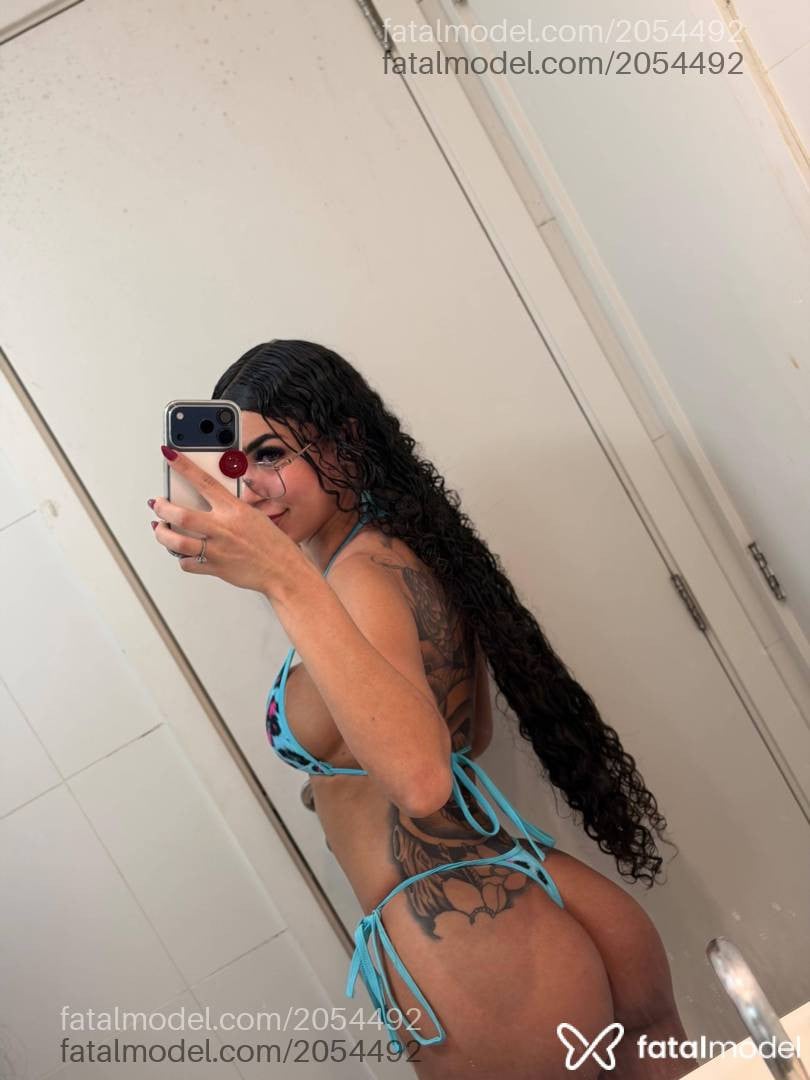 Acompanhante mulher morena (o) de olhos verdes - Erica