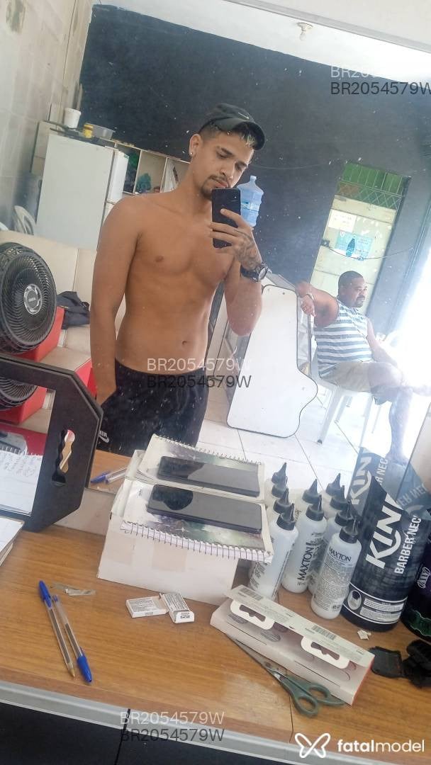 Acompanhante homem com cabelo colorido de olhos castanhos em Rio de Janeiro - Gabriel