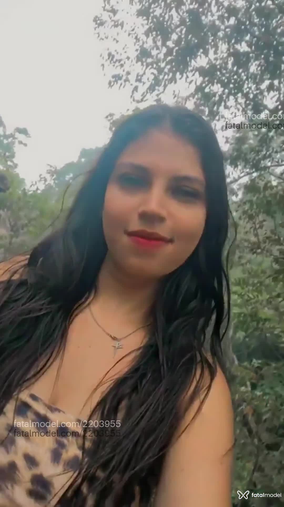 Acompanhante mulher morena (o) de olhos azuis em Rondonópolis - Meninaveneno
