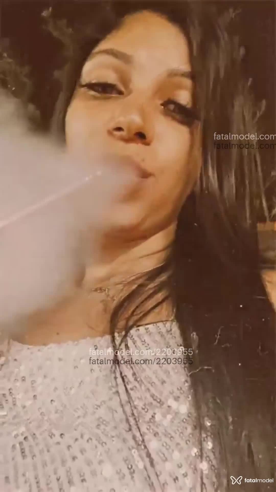 Acompanhante mulher morena (o) de olhos azuis em Rondonópolis - Meninaveneno