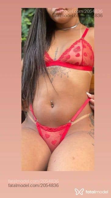 Acompanhante mulher com cabelo castanho de olhos mel - Maitê