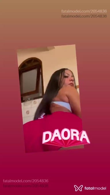 Acompanhante mulher com cabelo castanho de olhos mel em Macaé - Maitê