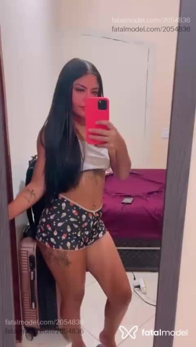 Acompanhante mulher com cabelo castanho de olhos mel em Macaé - Maitê