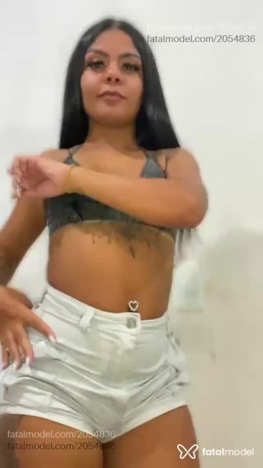 Acompanhante mulher com cabelo castanho de olhos mel - Maitê