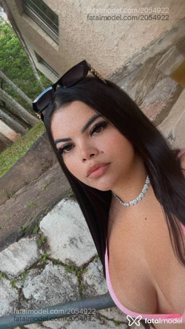 Acompanhante mulher morena (o) de olhos castanhos - Milena