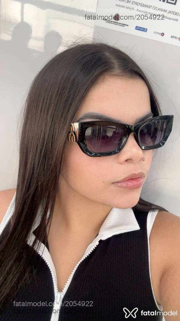 Acompanhante mulher morena (o) de olhos castanhos - Milena