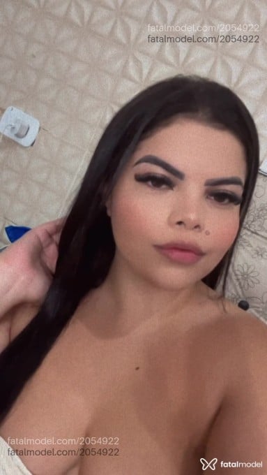 Acompanhante mulher morena (o) de olhos castanhos - Milena Acompanhante mulher morena (o) de olhos castanhos - Milena