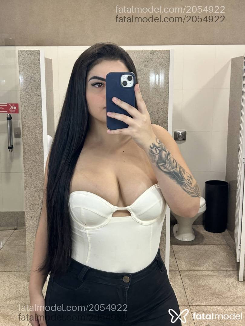 Acompanhante mulher morena (o) de olhos castanhos - Milena