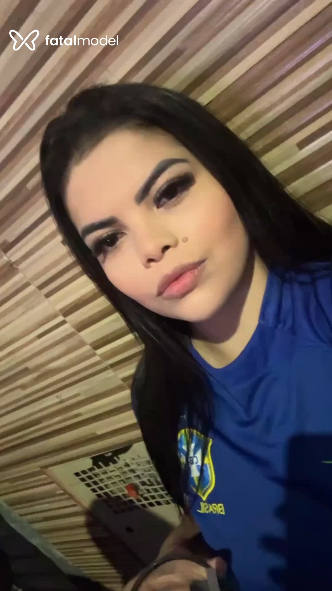 Acompanhante mulher morena (o) de olhos castanhos - Milena Acompanhante mulher morena (o) de olhos castanhos - Milena