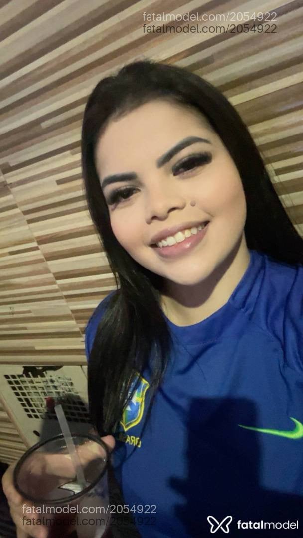 Acompanhante mulher morena (o) de olhos castanhos - Milena