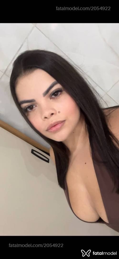 Acompanhante mulher morena (o) de olhos castanhos - Milena