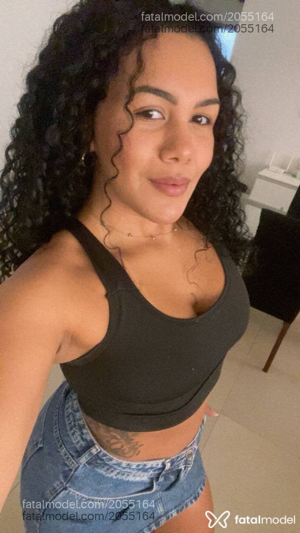 Acompanhante mulher morena (o) de olhos castanhos - Sofia Zenobia