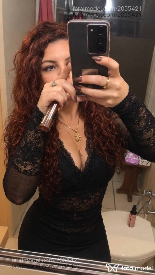Acompanhante mulher ruiva (o) de olhos castanhos - Ruuiva