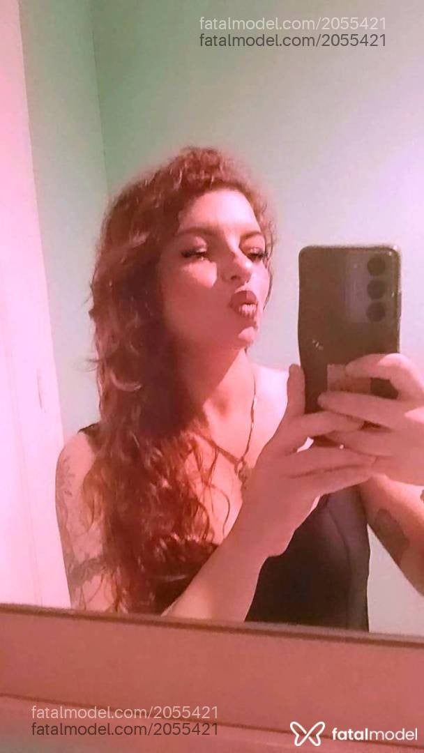 Acompanhante mulher ruiva (o) de olhos castanhos - Ruuiva