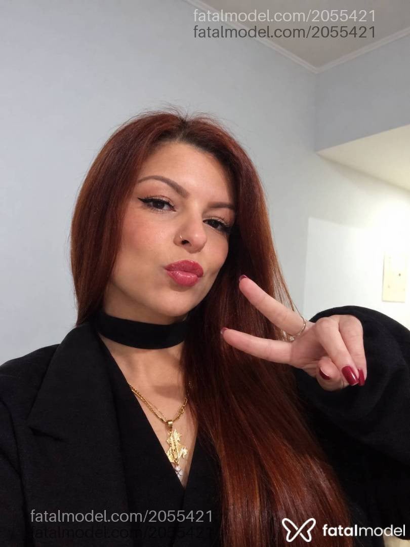 Acompanhante mulher ruiva (o) de olhos castanhos - Ruuiva