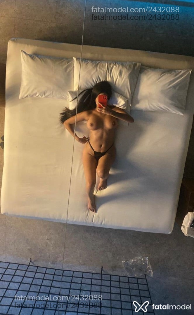 Acompanhante mulher com cabelo castanho de olhos castanhos - Isabela