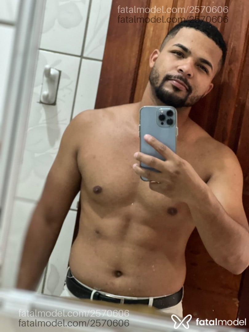 Acompanhante homem morena (o) de olhos castanhos em São Paulo Acompanhante homem morena (o) de olhos castanhos em São Paulo - Henrique