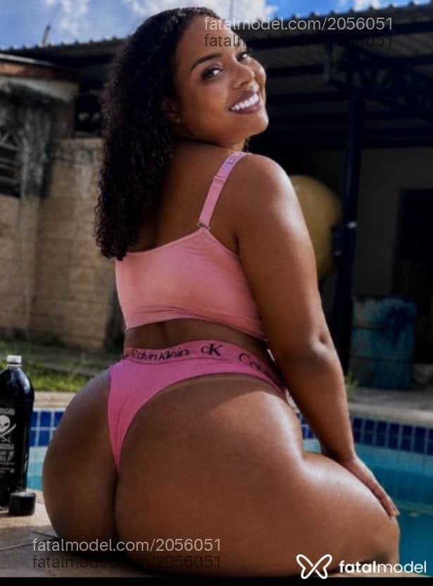 Acompanhante mulher com cabelo castanho de olhos castanhos - Safira