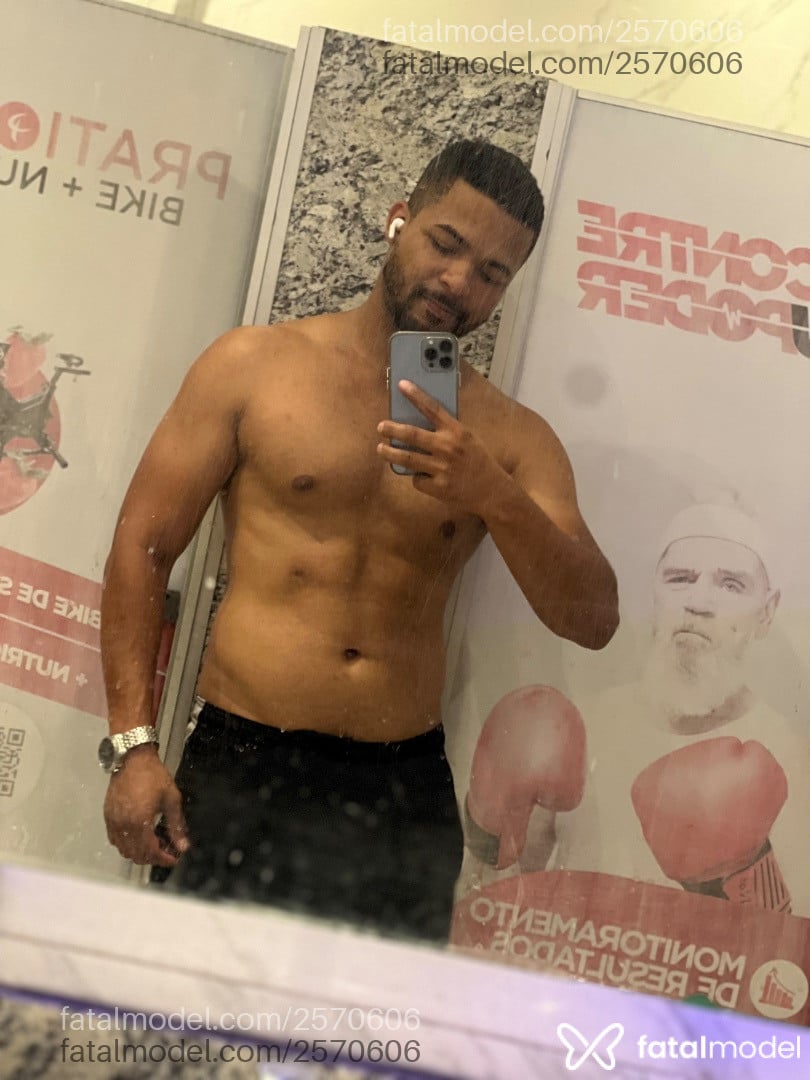 Acompanhante homem morena (o) de olhos castanhos em São Paulo Acompanhante homem morena (o) de olhos castanhos em São Paulo - Henrique
