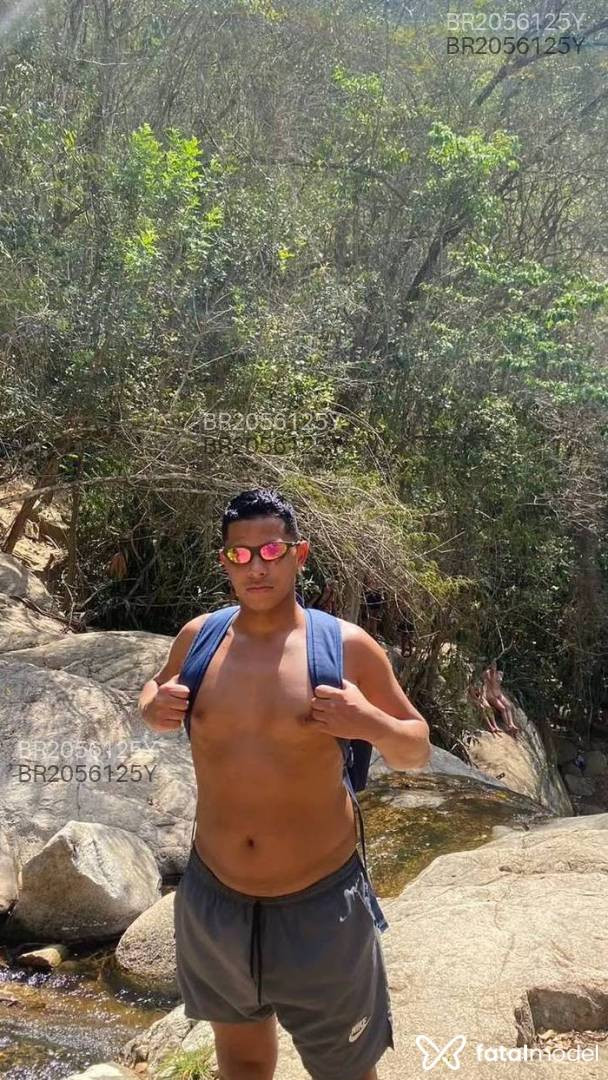Acompanhante homem morena (o) de olhos mel em Nova Iguaçu - Otávio