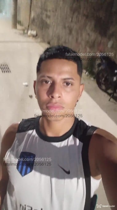 Acompanhante homem morena (o) de olhos mel em Nova Iguaçu - Otávio
