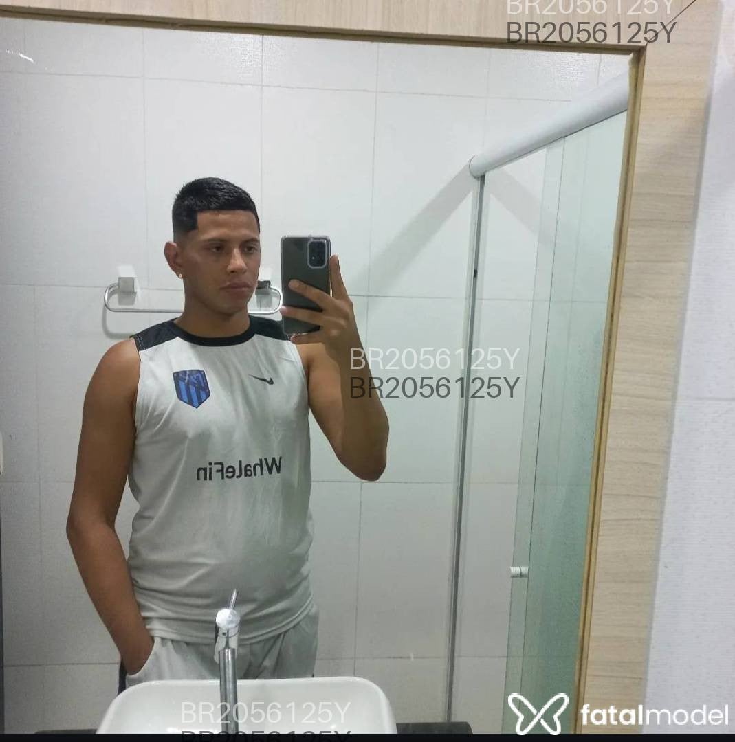 Acompanhante homem morena (o) de olhos mel em Nova Iguaçu - Otávio