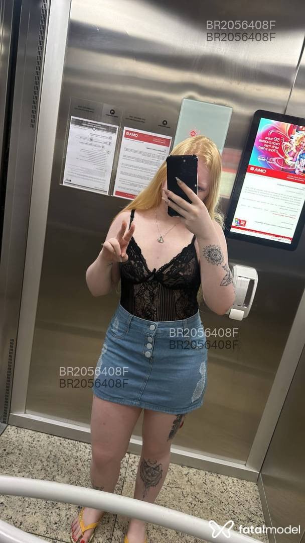 Acompanhante mulher loira (o) de olhos azuis em São Paulo - Vyolet