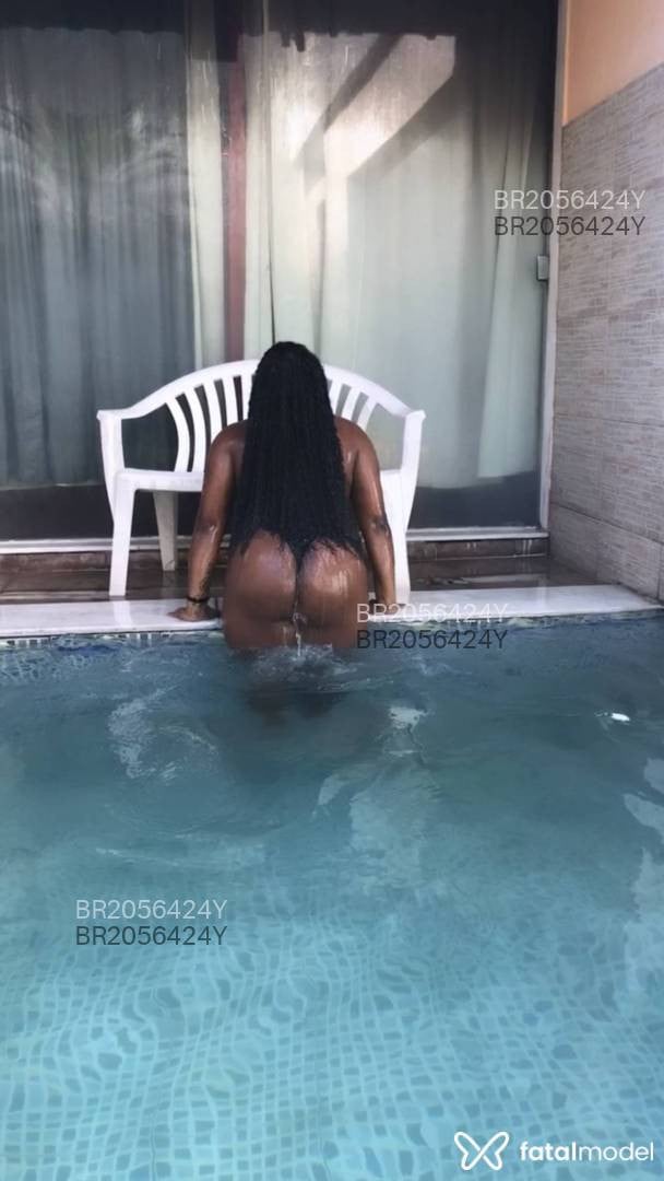 Acompanhante mulher trans com cabelo castanho de olhos pretos em São Gonçalo - Belinha